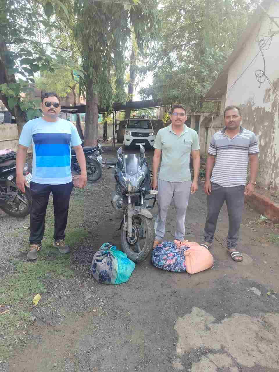उपविभागीय पोलीस अधिकारी हिंगणघाट यांच्या पथकाची दारूबंदी विरुद्ध केलेली कारवाई