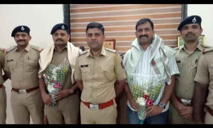 बल्लारपूर पोलीस ठाण्यात बदली झालेल्या अधिकाऱ्यांचा सन्मानपूर्वक निरोप समारंभ