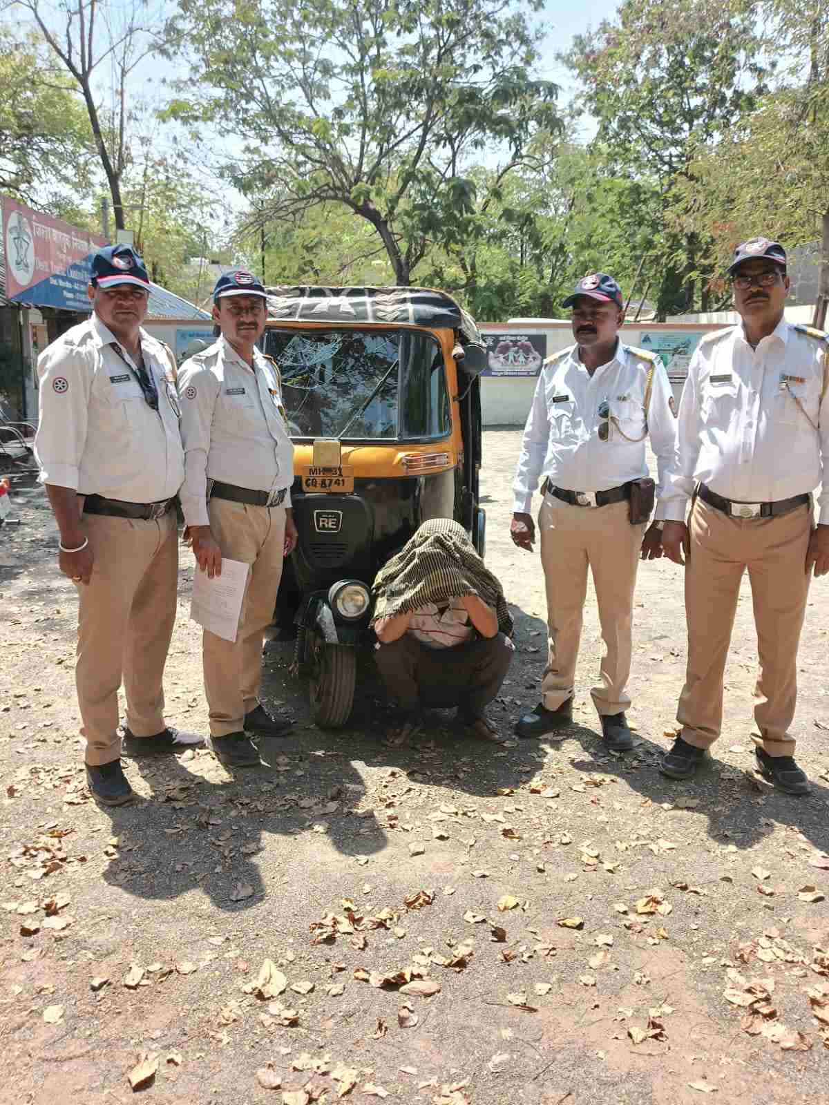 दारू पिऊन वाहन चालवणाऱ्या चालकावर कारवाई; ऑटो जप्त
