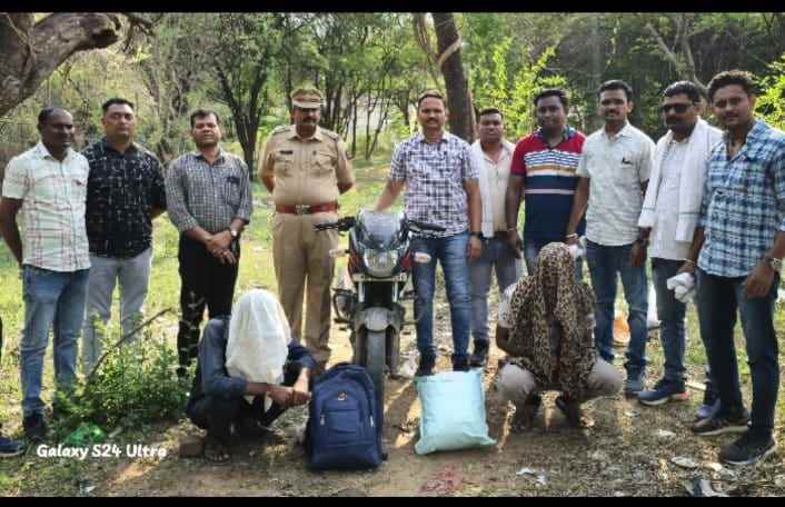 गांजा ची वाहतुक करणाऱ्या दोन युवकांना रामनगर पोलीसानी केले गजाआड १ लाख ४ हजार रुपयांचा मुद्देमाल जप्त