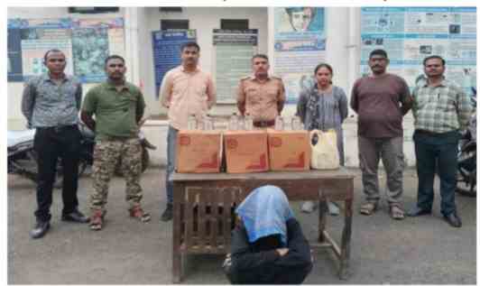 अवैध दारूविरुद्ध मोठी कारवाई ३३ हजार रुपयांची दारू जप्त एकाला अटक एक फरार