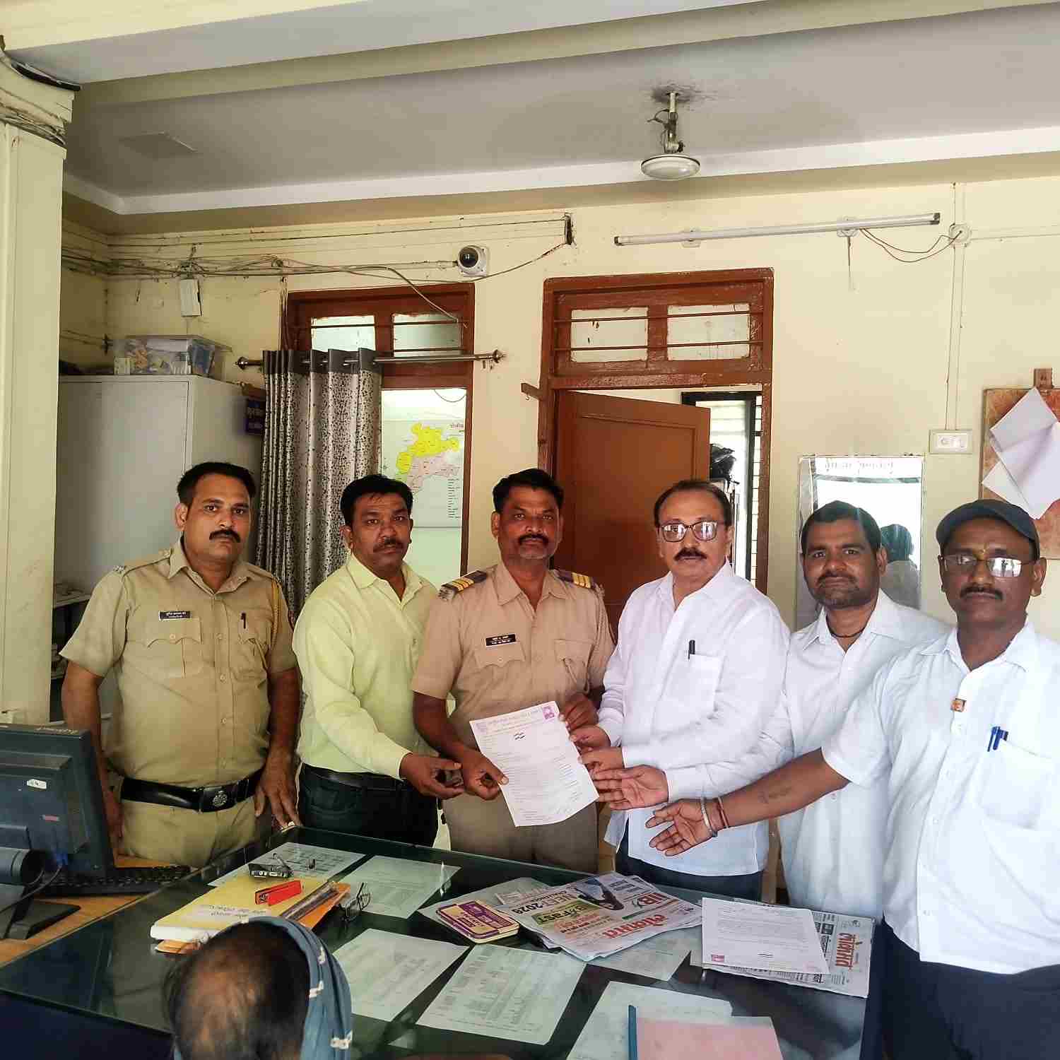 गोयंका यांच्या टेक्सटाईल्स मध्ये झालेल्या बलात्कार प्रकरणी आरोपीना त्वरित अटक करून कंपनीच्या कारभाराची चौकशी करा