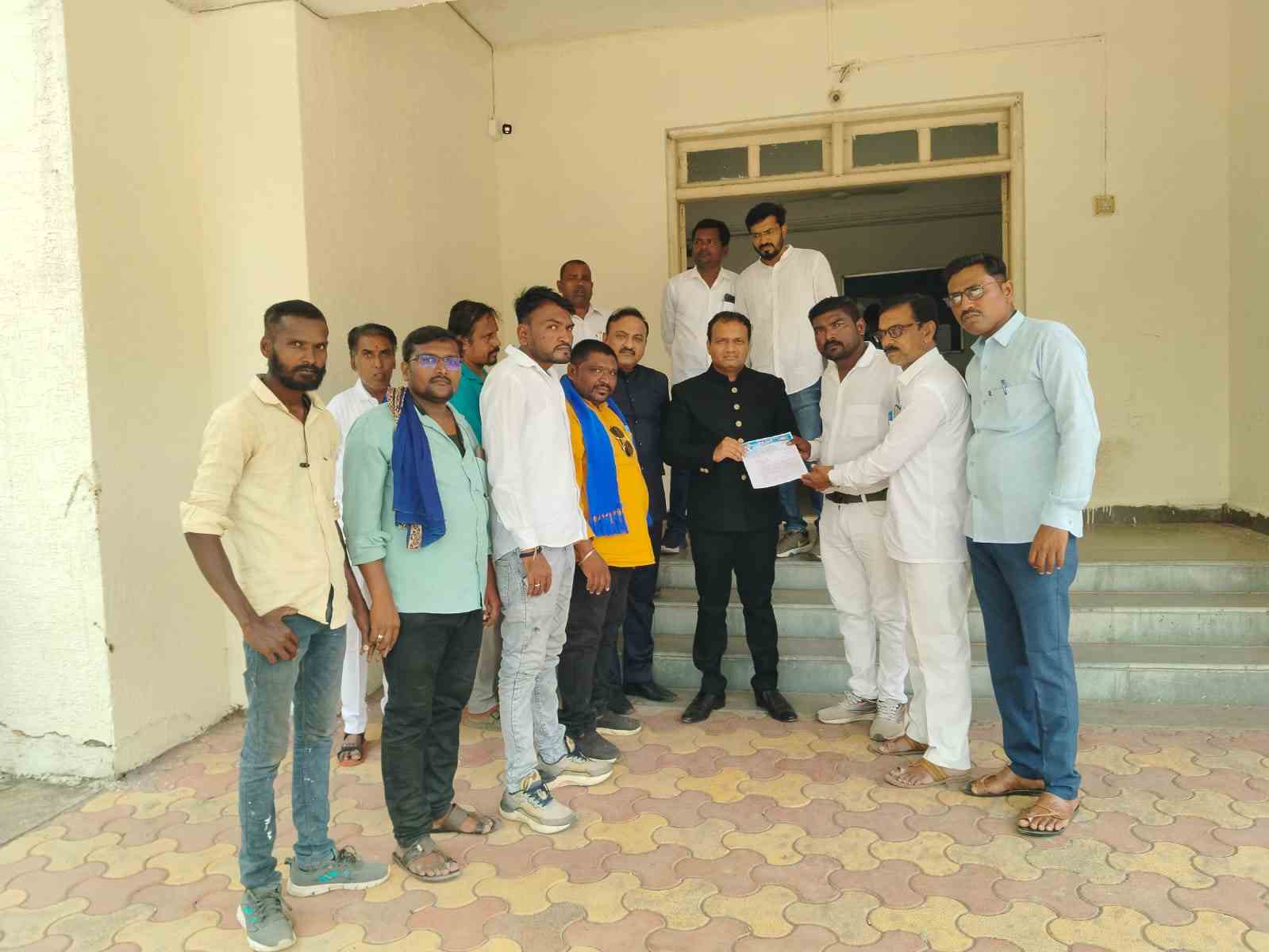 चंद्रशेखर आझाद यांच्यावरील हल्ल्याप्रकरणी कठोर कारवाईची मागणी