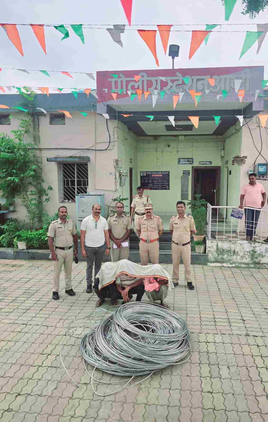 आष्टी पुलिस की बड़ी कार्रवाई, बिजली लाइन का 700 मीटर कंडक्टर तार चोरी करने वाले 3 आरोपी गिरफ्तार