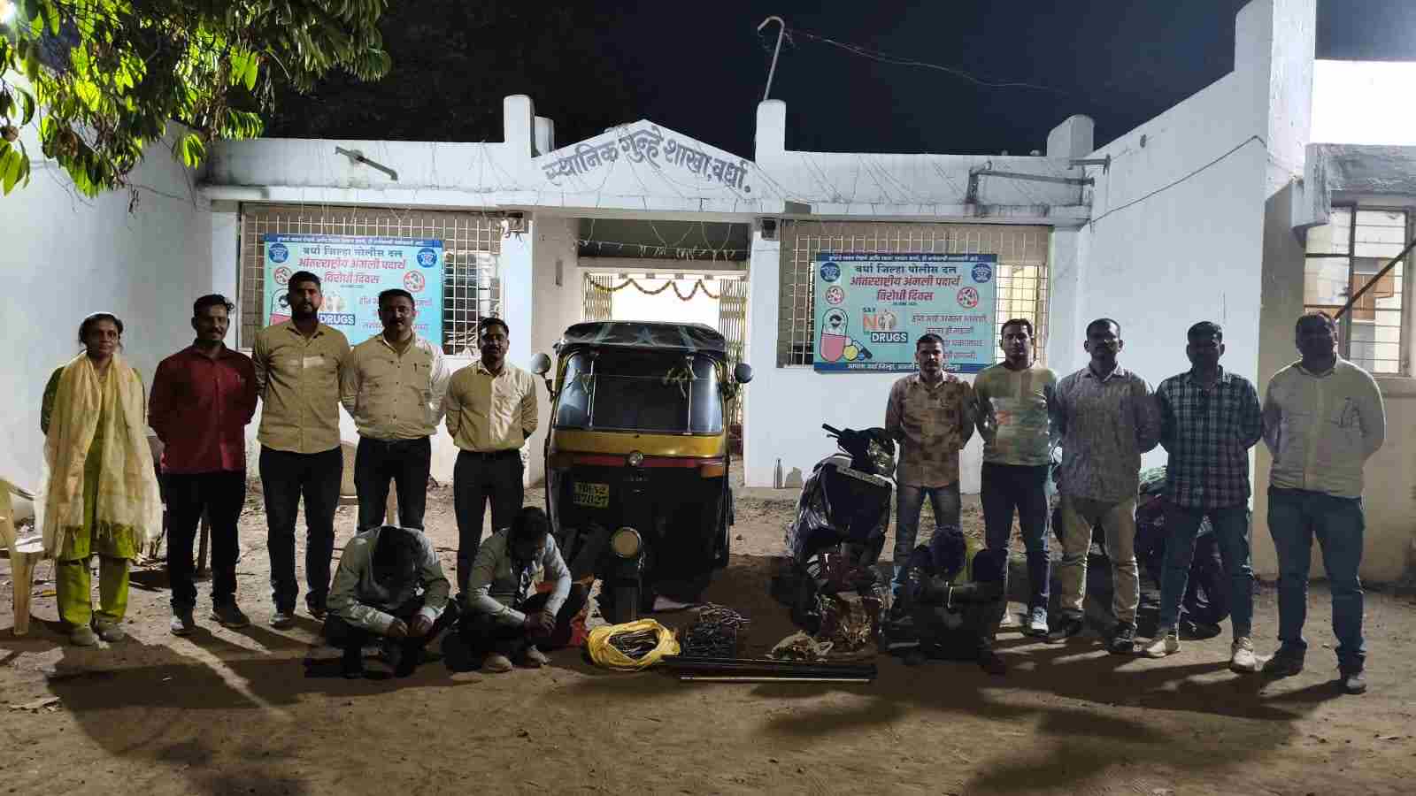 धोखाधड़ी व जबरन वसूली का आरोपी गिरफ्तार, 80 हजार रुपये का माल बरामद