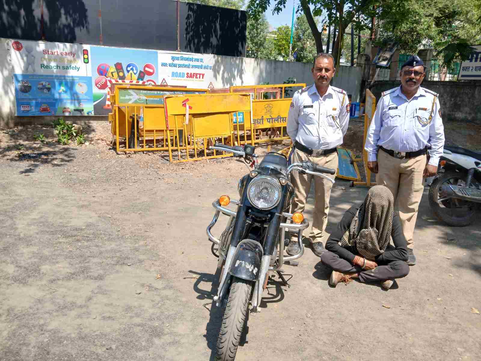 दारूच्या नशेत बुलेट चालवणाऱ्या चालकावर कडक कारवाई