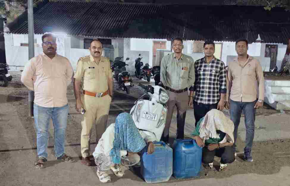 पुलगाव पोलिसांची कारवाई; ७५ हजारांचा गावठी मोहादारूचा मुद्देमाल जप्त, दोन आरोपी ताब्यात