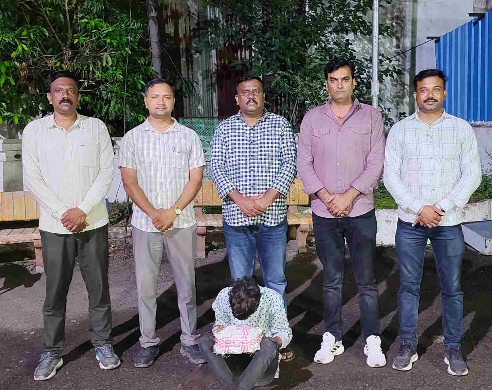 गांजाची विक्री करणाऱ्या आरोपीवर स्थानिक गुन्हे शाखेची धडक कारवाई; ७९९ ग्रॅम गांजासह ₹२१,९२५ चा मुद्देमाल जप्त