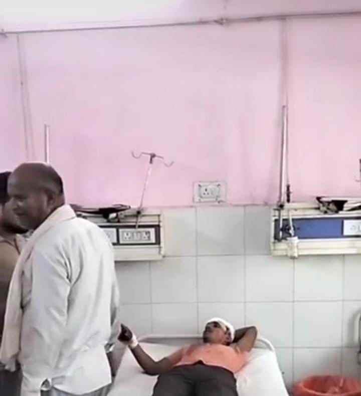 शौच के लिए गए युवक पर चार लोगों ने किया धारदार हथियार से हमला