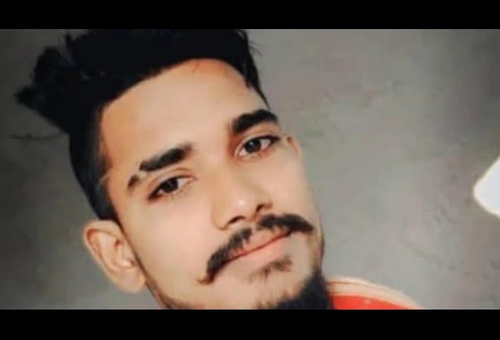 विसापूरमध्ये आई-वडील व भावाच्या हातून तरुणाचा खून