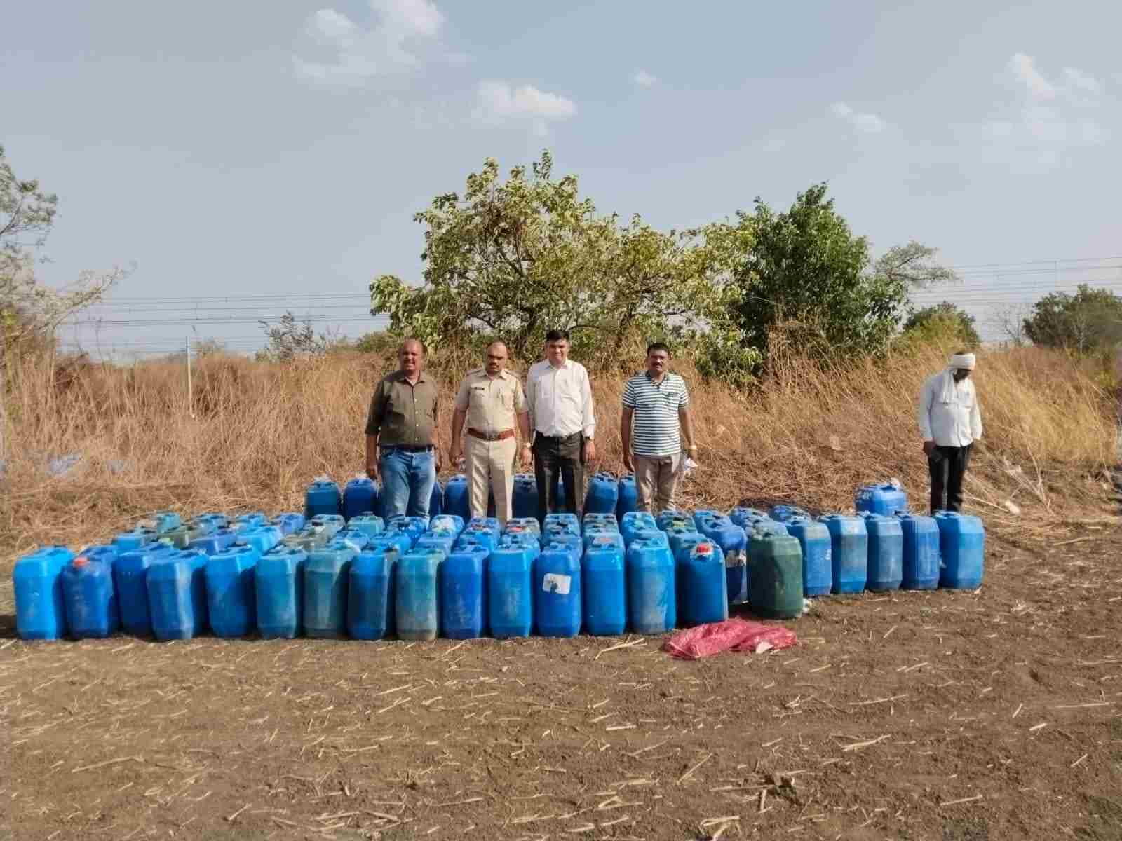 सवांगी (मेघे) पुलिस की बड़ी कार्रवाई : 2,730 लीटर डीजल-पेट्रोल जब्त, 2.85 लाख रुपये का माल बरामद