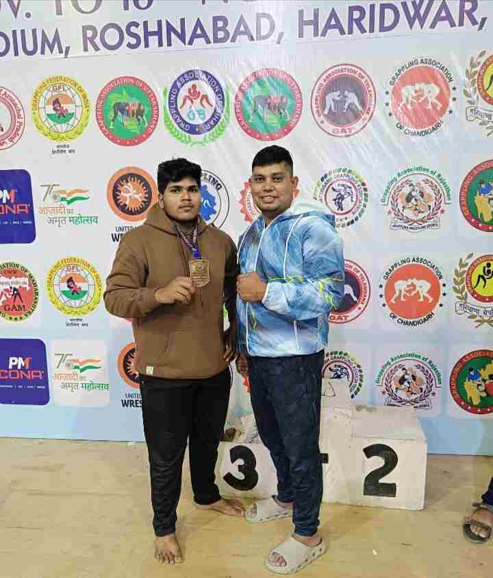 हिंगणघाटच्या प्रथमेश खोडेची ऐतिहासिक कामगिरी: राष्ट्रीय ग्रॅप्लिंगमध्ये डबल गोल्ड
