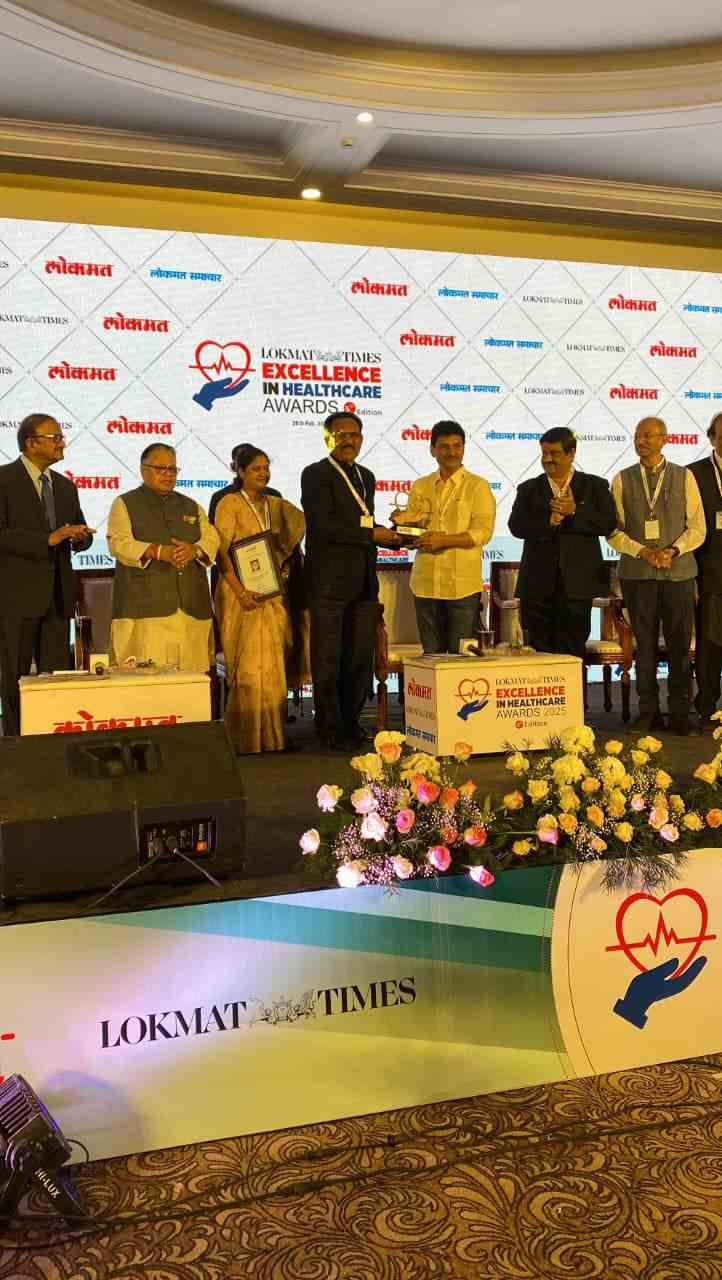 अल्लीपूर भूषण डॉ. सुहासजी भलमे यांना ‘लोकमत हेल्थ एक्सलन्स इन हेल्थकेअर’ पुरस्काराने गौरव