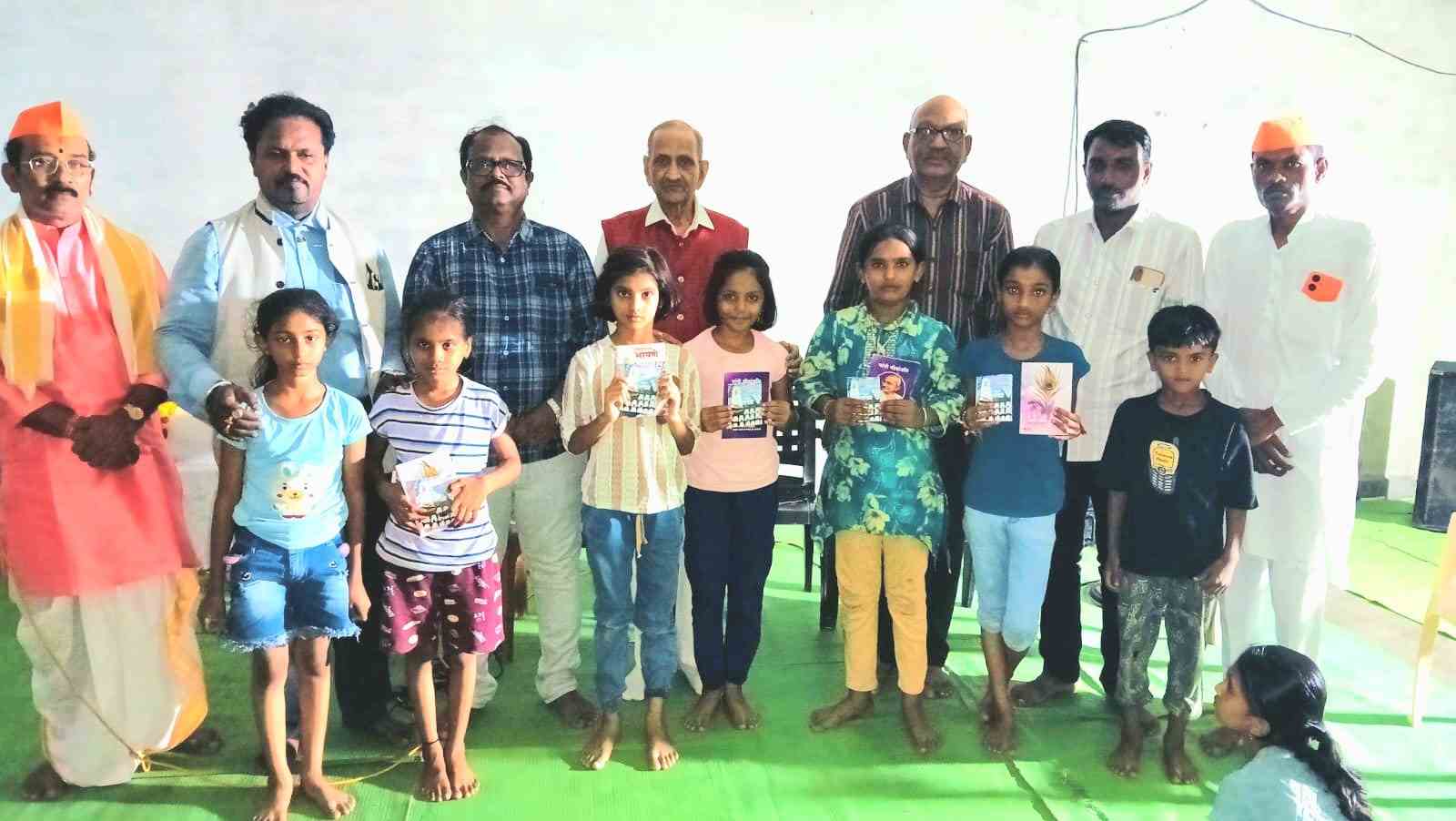 संत साहित्य मानवाला आदर्श जीवनाची दिशा देते : मोहन अग्रवाल