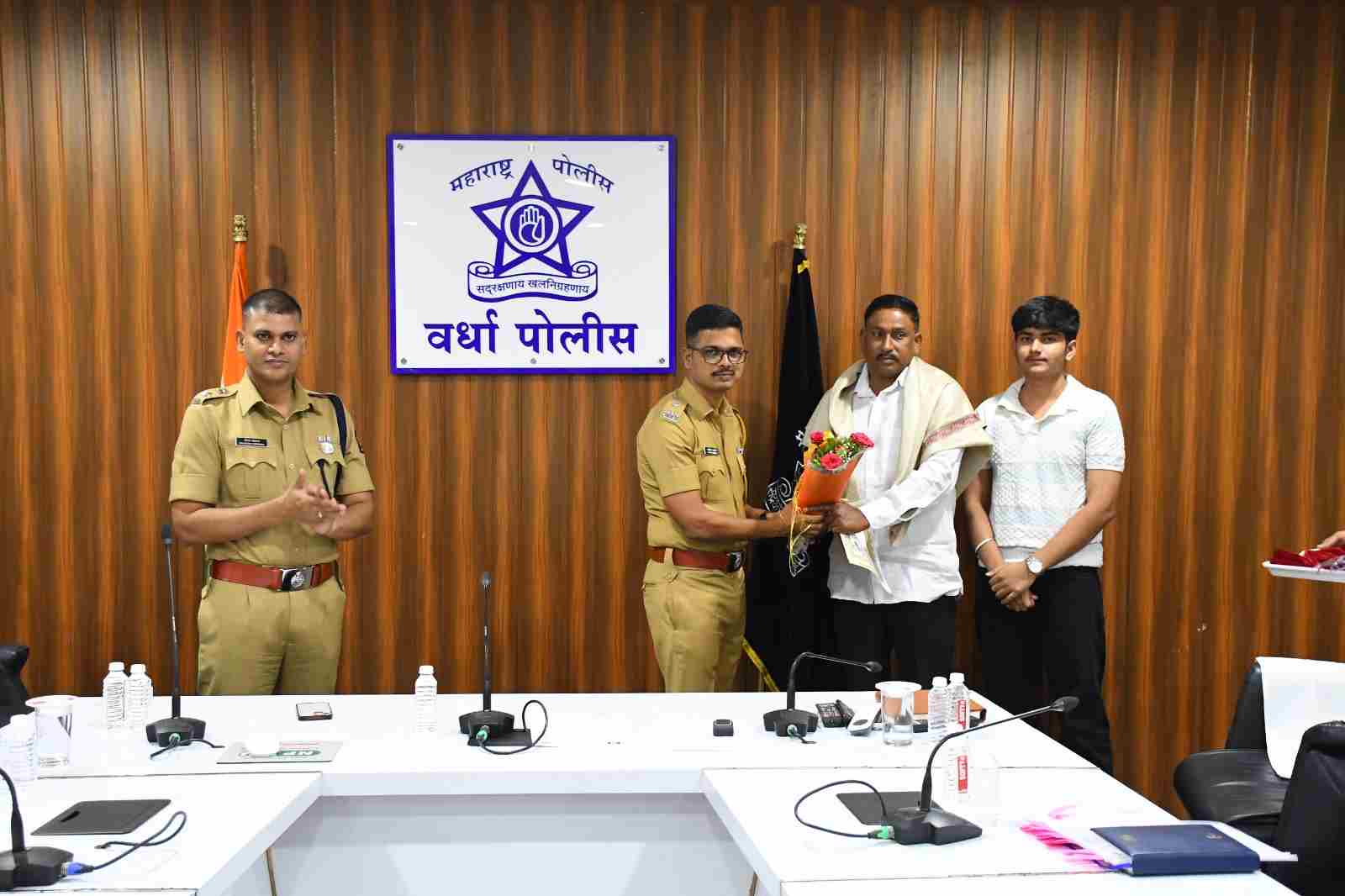 वर्धा जिल्हा पोलीस दलातील सहा अधिकारी व कर्मचाऱ्यांचा सेवानिवृत्ती निरोप समारंभ उत्साहात संपन्न