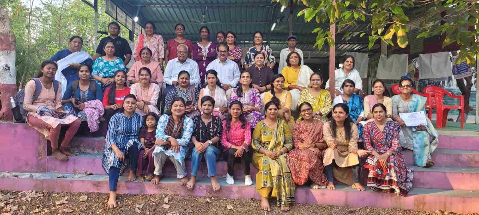 महिलांनी स्वतःच्या मर्यादा ओलांडून स्वतंत्र ओळख निर्माण करावी – डॉ. धनंजय सोनटक्के