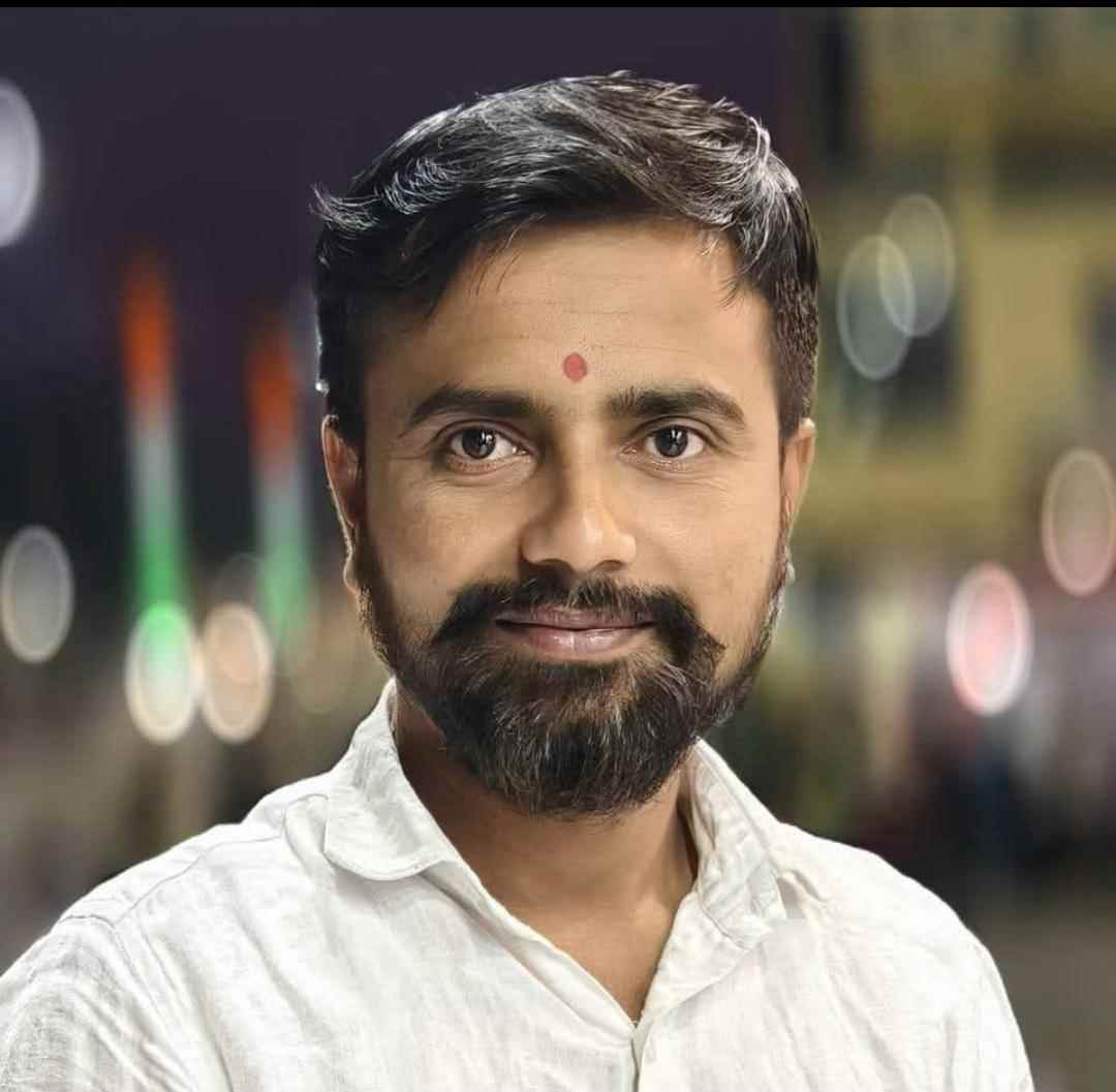 रोशन बोडवे उर्फ रोशन ठाकूर यांच्यावर पोलीस कर्मचाऱ्यांची बदनामी प्रकरणी गुन्हा दाखल