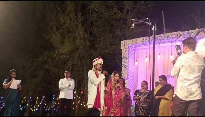 शिक्षक विशाल सुरकार यांचा सत्यशोधक पद्धतीने विवाह; सामाजिक संदेश देणारा आदर्श सोहळा
