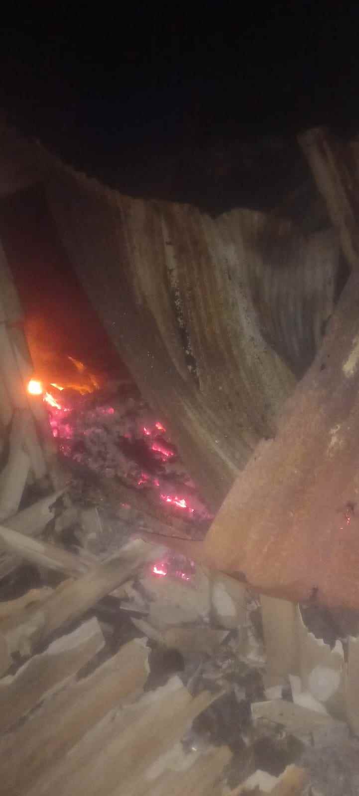 बरबडी गावात शेतातील साहित्य जाळून दीड लाखांचे नुकसान
