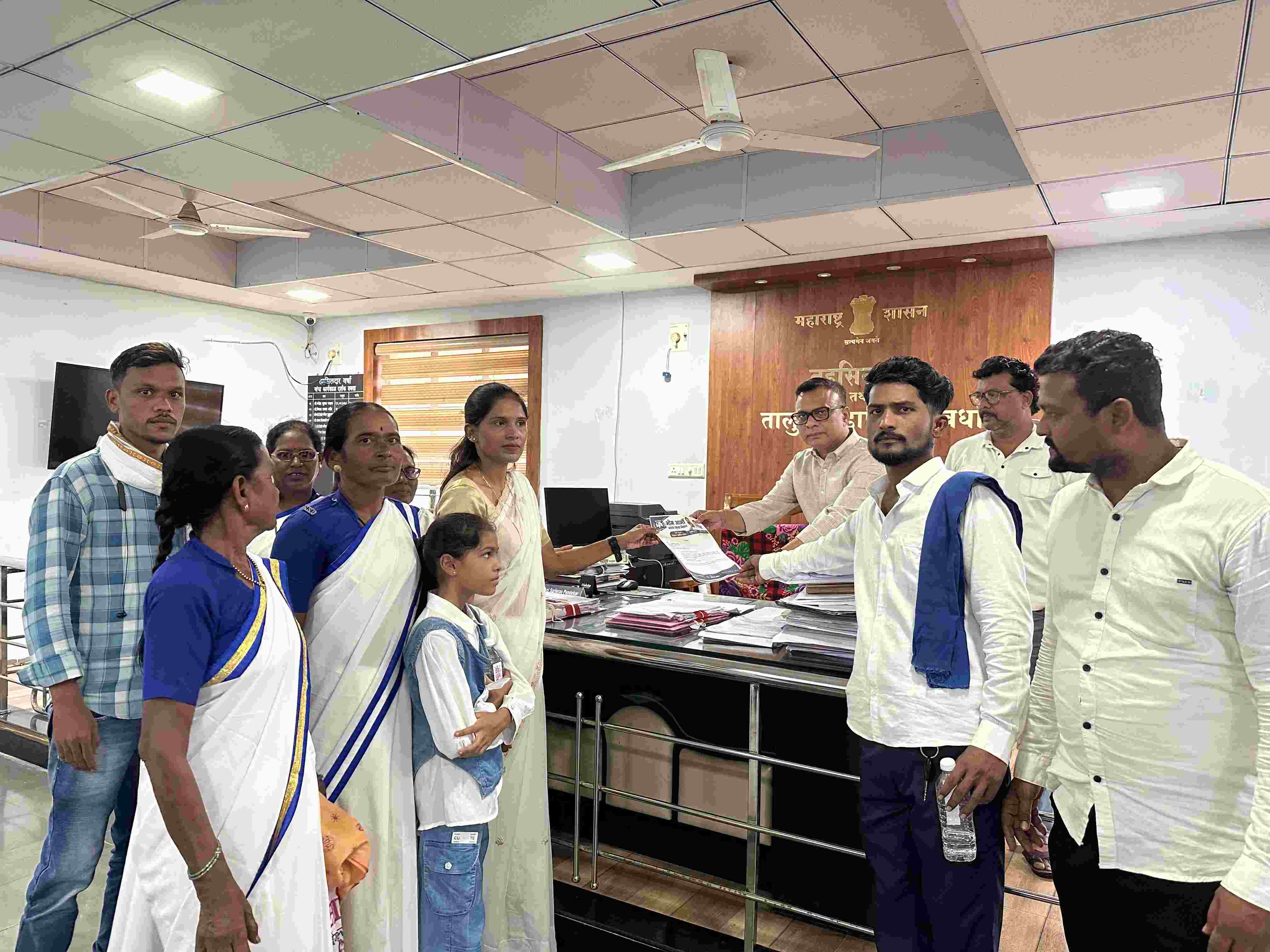 संविधानावर होणारा प्रत्येक हल्ला परतवून लावू” – जिल्हाध्यक्ष शीतल ताई पवार दिल्लीतील लाठीचार्जच्या निषेधार्थ वर्ध्यात भीम आर्मीचे भव्य ठिय्या आंदोलन