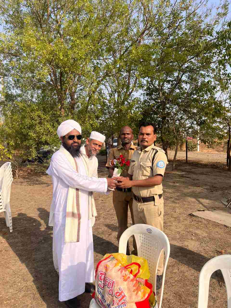 वायगांव निपानी में शांतिपूर्ण माहौल में मनाई गई ईद-उल-अजहा