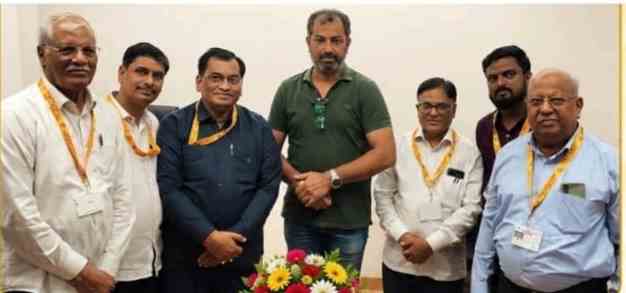केंद्र की ओबीसी सूची में 27 जातियों को शामिल करने की मांग तेज, सांसद अमर काले को सौंपा ज्ञापन