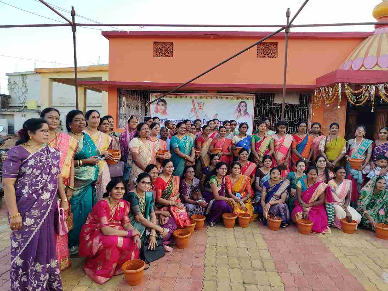 खेडूले कुणबी समाजाच्या हळदीकुंकू कार्यक्रमात नृत्य-गीतांची रेलचेल