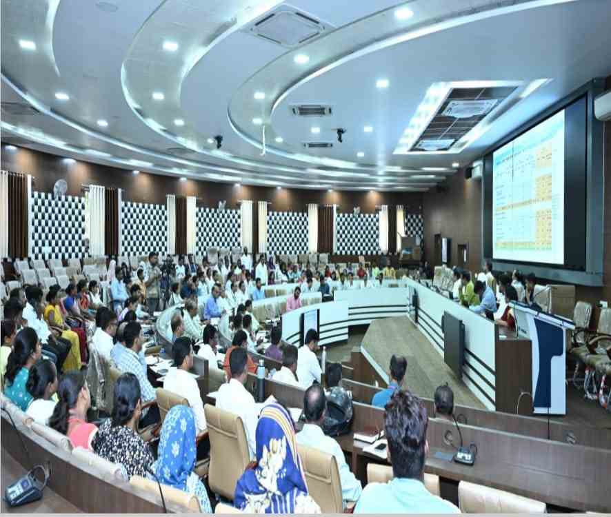 बल्लारपूर विधानसभा क्षेत्रातील पाणीटंचाईवरील उपाययोजना आणि रोजगार हमी योजनेची प्रभावी अंमलबजावणी करा