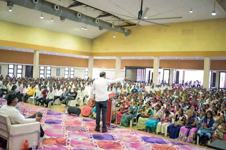 स्वाभिमानी बांधकाम कामगार संघटनेच्या न्यायहक्क मेळाव्याला उत्स्फूर्त प्रतिसाद