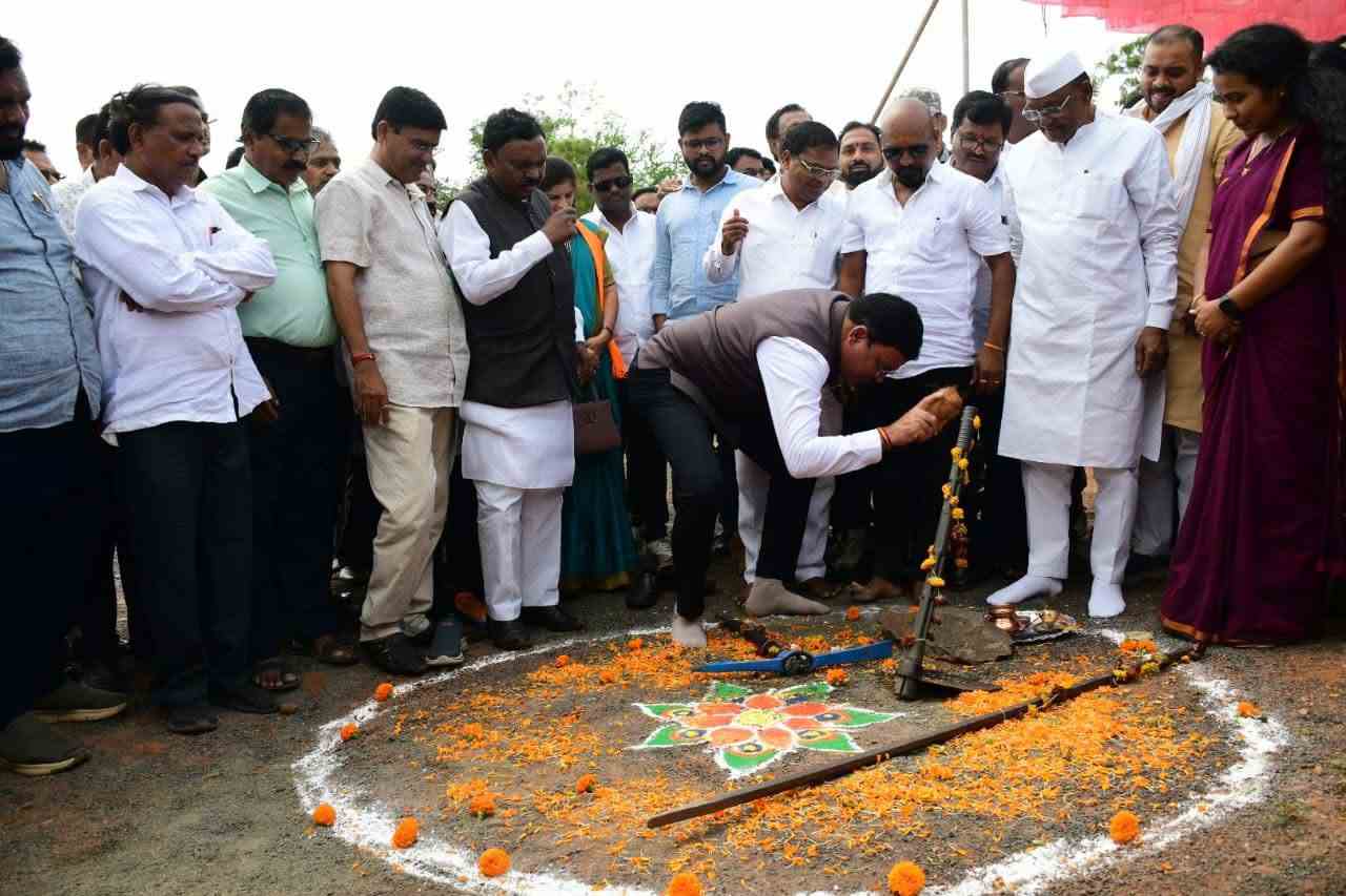 आज नगरपरिषद कार्यालय आरमोरी यांच्यावतीने अमृत - 2.0 योजनेअंतर्गत पाणीपुरवठा योजनेच्या भूमिपूजन समारंभाचे आयोजन करण्यात आले