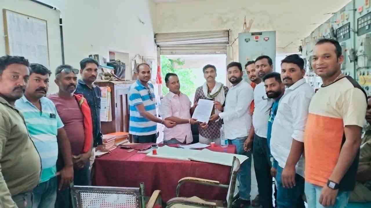 धोकादायक इलेक्ट्रीक तारांऐवजी जीआय (आरमोल्ड) केबल टाकण्यात यावा