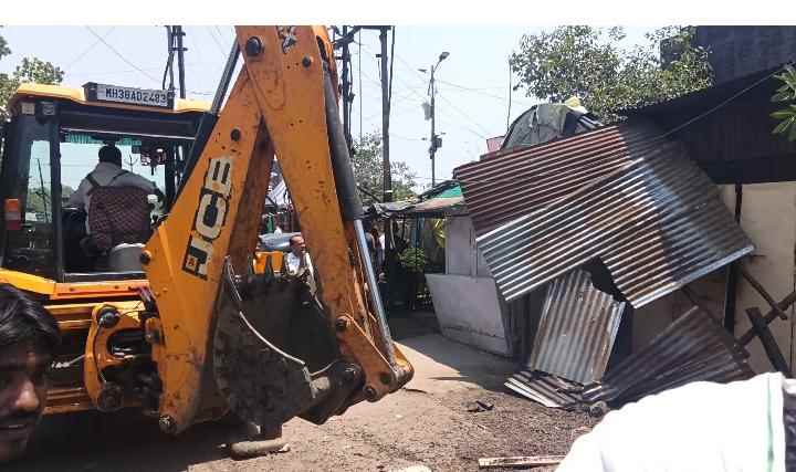 गरिबांवर बुलडोझर, बड्यांना मोकळा मार्ग? वसमत अतिक्रमण मोहिमेवर प्रश्नचिन्ह