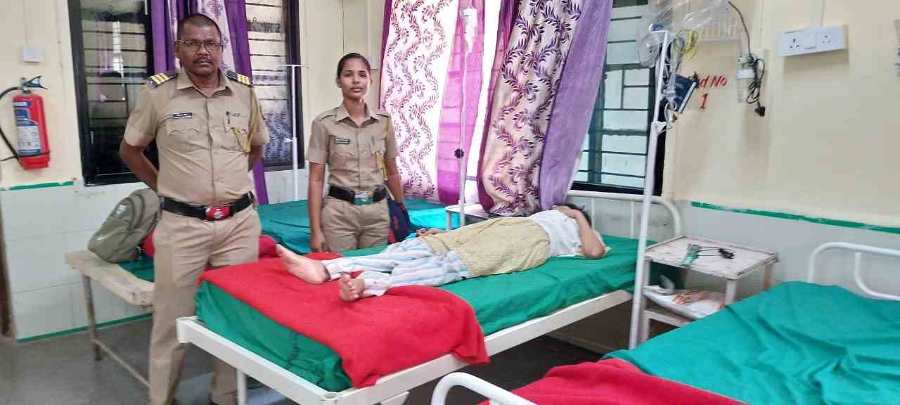 आमगाव नगर पालिका कॅम्पसमध्ये उपोषण करणाऱ्या दुर्गा कटरे यांची प्रकृती खालावली ग्रामीण रुग्णालयात दाखल